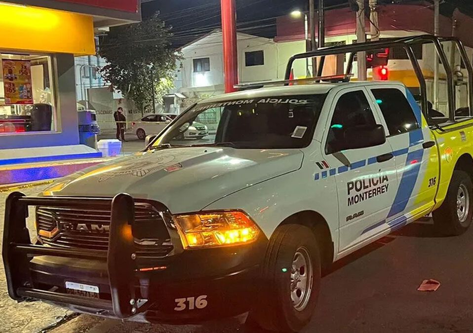 Localizan restos de un animal adentro de una hielera en Monterrey
