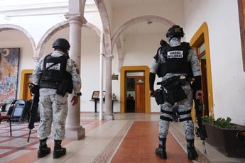 Guardia Nacional con alcalde de Pénjamo. | Dany Béjar.