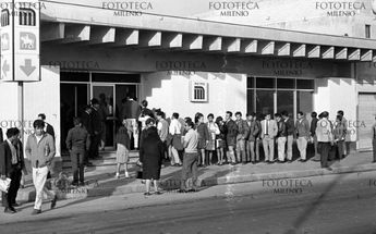 Filas para conocer el Metro / Fototeca Milenio