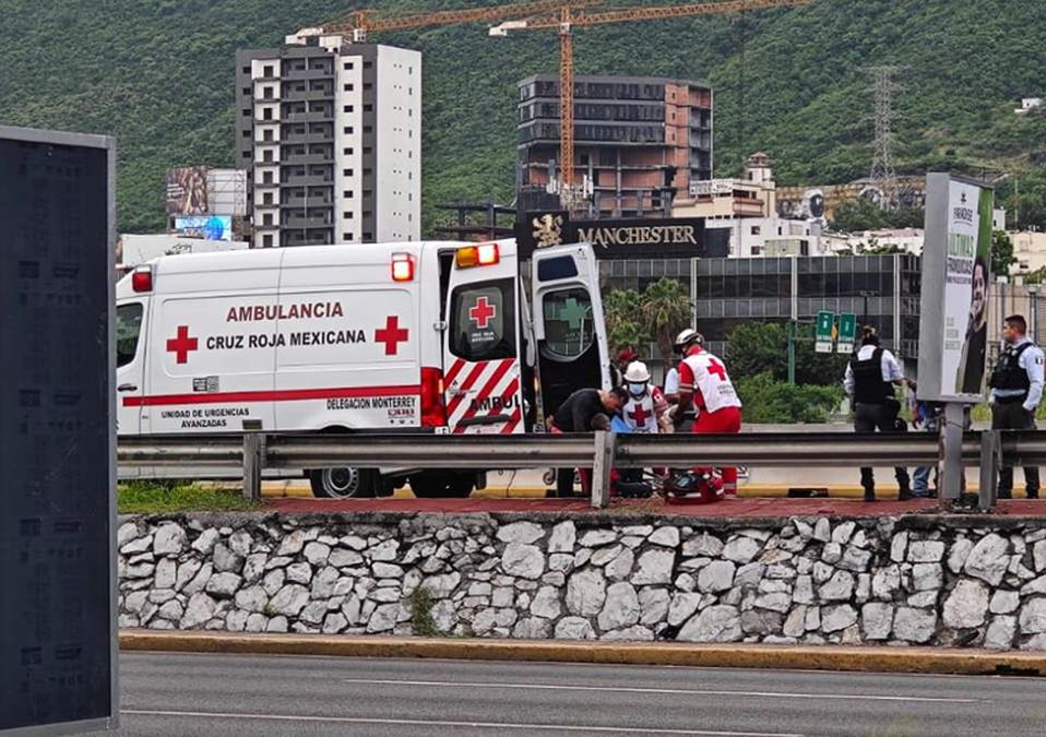 Golpean a guardia de obras del Metro en Monterrey. | Francisco Zúñiga