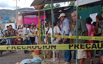 Atropellan a pareja de la tercera edad en Acapulco