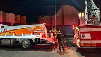 El incendio ocurrió en la avenida Bernardo Reyes en Monterrey. | Marcela Cuevas