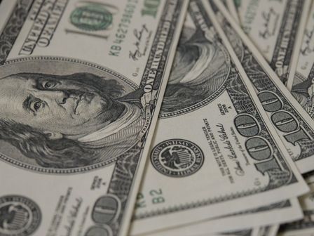 El peso mexicano diariamente tiene variaciones en su precio frente al dólar | Freepik