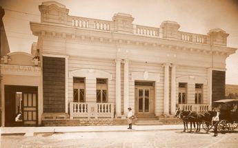 Casa de don Isauro Martínez en 1923