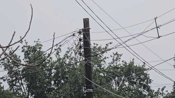 Vecinos del Fraccionamiento Bernardo Reyes han reportado la falta de energía eléctrica. | Fabricio Gallegos
