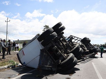 La autopista México-Puebla suele ser escenario de volcaduras y accidentes del transporte de carga pesada / Es Imagen