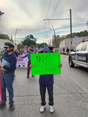 Los manifestantes aseguraron que presentarán una propuesta alternativa al gobierno estatal para reducir el costo del pasaje | Foto: Gloria Reza