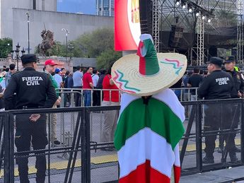 Regios disfrutan de Macro Fiesta / Mayte Villasana