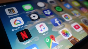 ¿Cómo saber si las apps usan la cámara de tu teléfono sin permiso?
