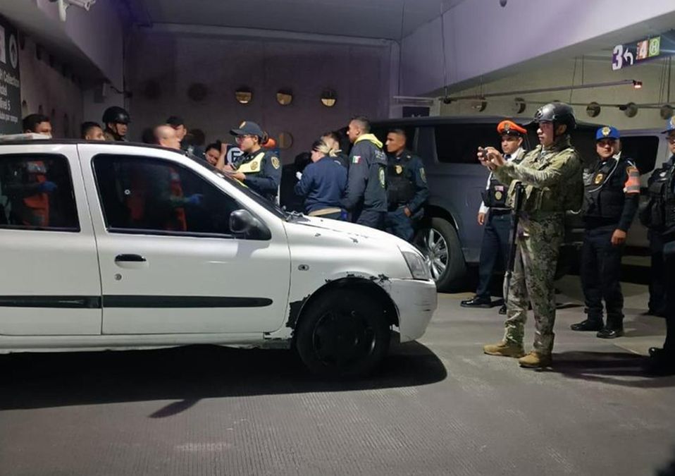 Persecución en Neza termina en balacera afuera del AICM | Especial