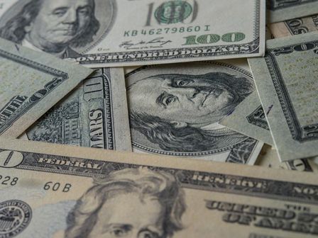El dólar ha mantenido buena racha pese a conflictos geopolíticos. | Magnific