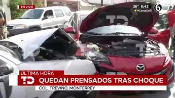 Chocan y quedan prensados en colonia Treviño de Monterrey