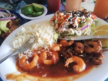 Comiendo con Chava en 'Mariscos Fily' 