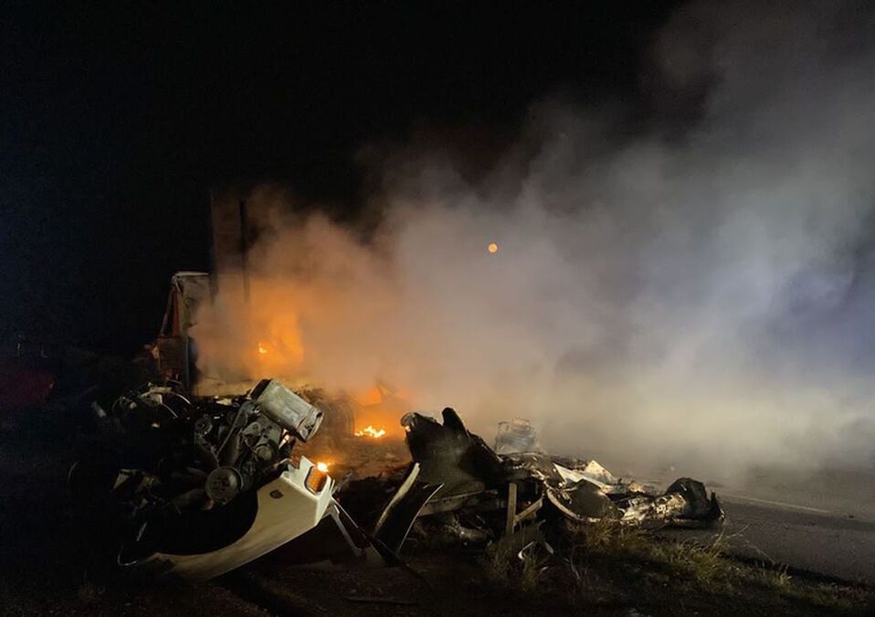 Al menos uno de los vehículos implicados se incendió. | Cortesía
