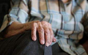 Pareja de abuelitos entre la vida y la muerte tras fuerte golpiza durante asalto en su vivienda