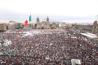 Simpatizantes se reúnen en el Zócalo capitalino por informe de Claudia Sheinbaum / Javier Ríos