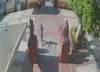 Captan a hombre robando en el Santuario de Guadalupe del Puente.
