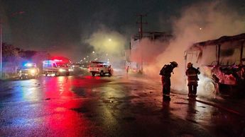 Incendio de ruta urbana en Escobedo. | Cortesía