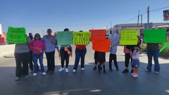 Autoridades educativas dialogaron con las familias para atender sus demandas.