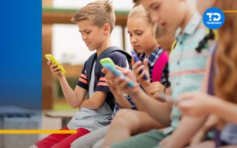 Celulares afectan a los niños en escuelas.