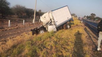 Así quedó la camioneta de las víctimas / Especial