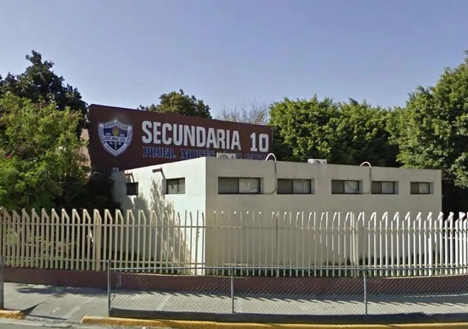 Secundaria en Monterrey seguirá recomendando cubrebocas pese a anuncio de Estado