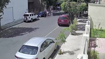Deportista atrapa y golpea a supuesto ladrón en Guadalajara