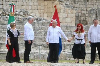 Durante la visita de Estado también se hicieron presentes la gobernadora de Campeche, Layda Sansores y el canciller Marcelo Ebrard (extremo derecho). 