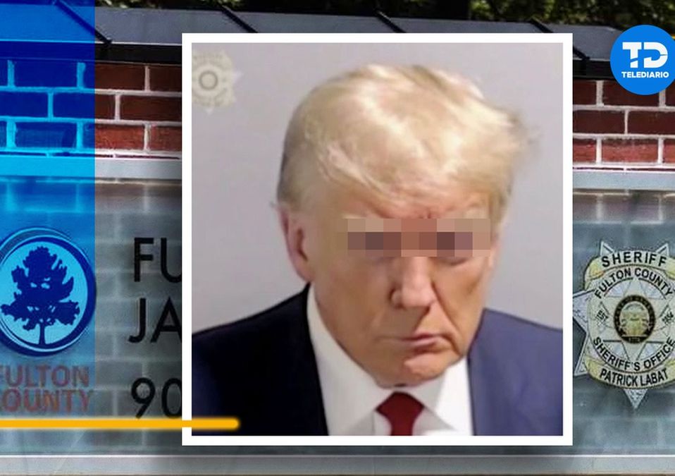 Donald Trump fichado/ Especial