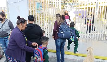 Las madres de familia exigieron apoyo a las autoridades locales. | Fabricio Gallegos