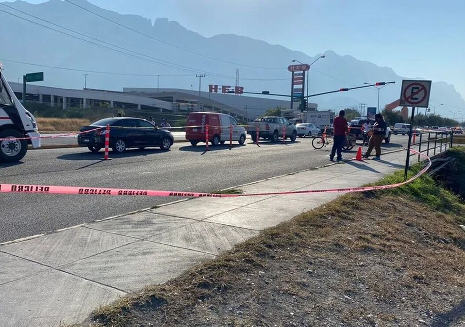 Hombre de la tercera edad muere tras ser atropellado por un tráiler en carretera a Saltillo