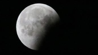 La Luna comenzó a cubrirse antes de la medianoche | Cuartoscuro