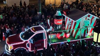 La Caravana promete cautivar a chicos y grandes con sus camiones iluminados, música festiva y decoración navideña.