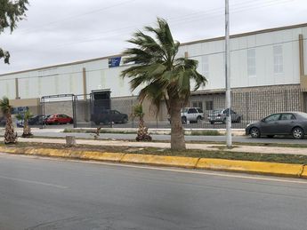 Por la Ramón Méndez existen bodegas que se alquilan a quien las necesite | Foto: Javier Olvera