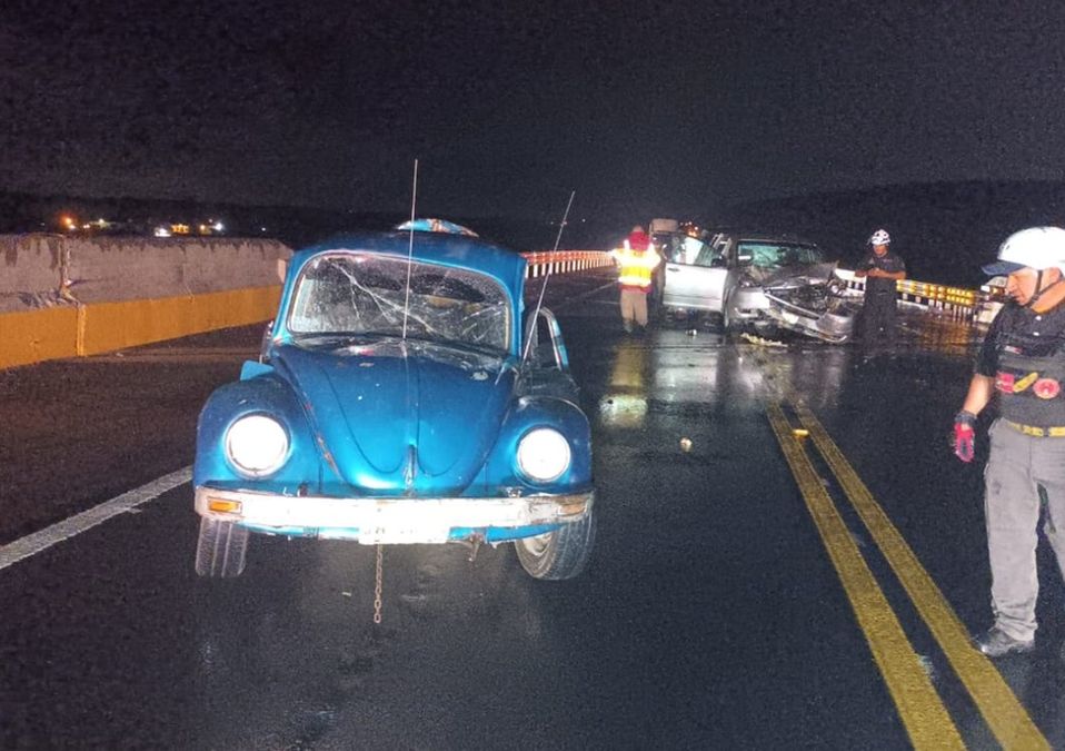 Mueren dos hombres tras accidente en la carretera Allende-Cadereyta. | Especial