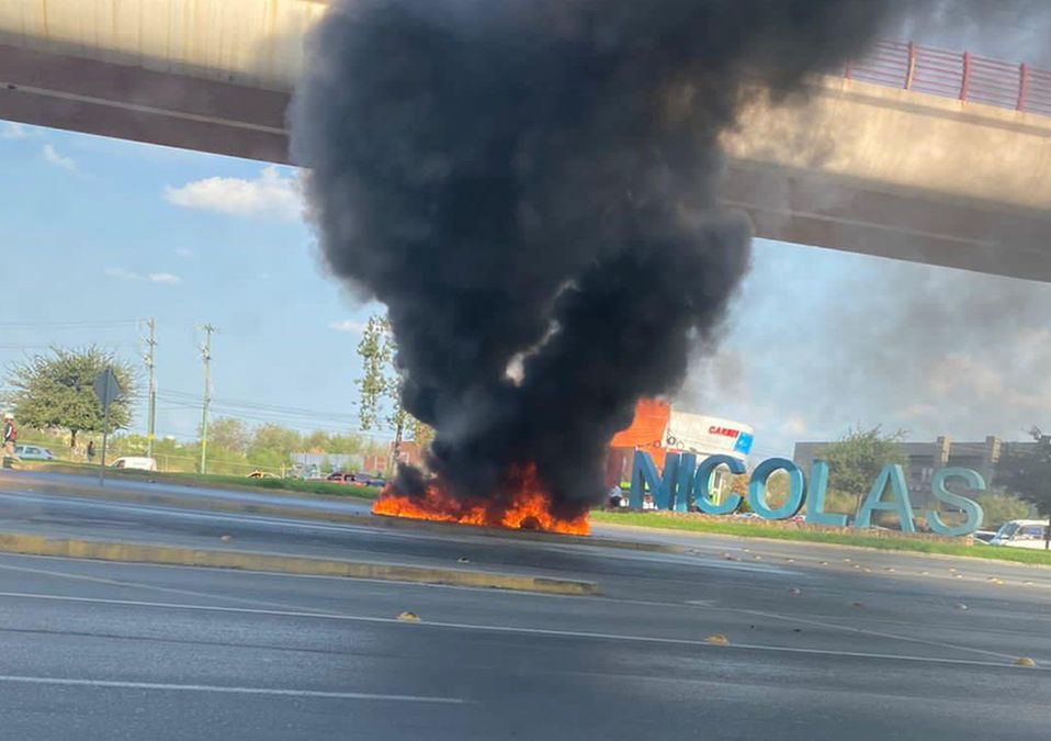 San Nicolás: Reportan incendio de un vehículo/ Especial
