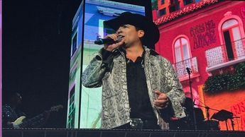 Bobby Pulido apareció en el escenario para cantar con La Firma. | Tadeo Gómez