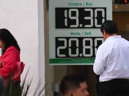 Investing reporta diariamente el precio del peso frente al dólar | Cuartoscuro