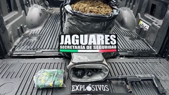 Arma larga hechiza y bolsa con 15 kilogramos de aparente marihuana que fueron incautados | Secretaría de Seguridad Jalisco