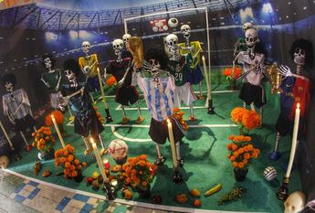 Ofrenda de Día de Muertos en honor a futbolistas | Melanie Torres