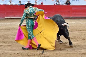 Las gaoneras por parte de Axel López con el primer novillo en su turno de la tarde | EMSA Guadalajara
