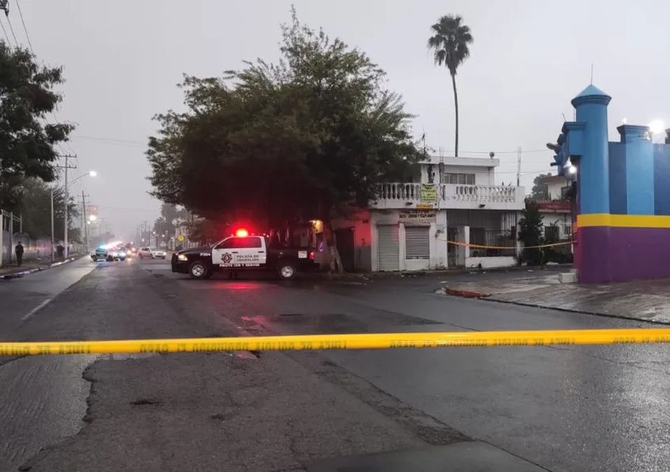 Hondureño es atacado a balazos dentro de su casa en Guadalupe