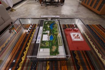 En una mesa de centro dentro del despacho del alcalde se observaron dos maquetas, una de ellas del Gran Parque. | Jorge López