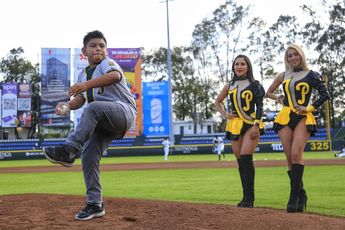 Mateo realizó el primer lanzamiento del último juego de la temporada regular de Pericos de Puebla / Andrés Lobato