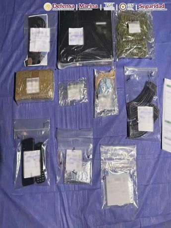 En el operativo se aseguraron varios objetos pertenecientes al grupo de narcomenudeo de 'Tilín'. | FGR