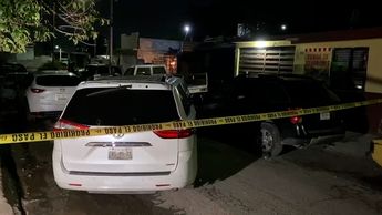 De acuerdo con testimonios, alrededor de las 21:30 horas, Johan salió del domicilio pidiendo ayuda y asegurando que había sido herido.
