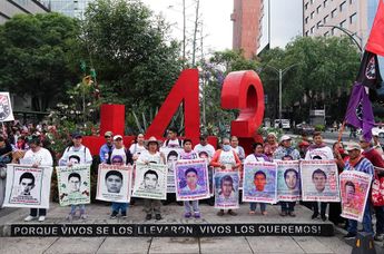 Padres y madres de los 43 normalistas desaparecidos de Ayotzinapa protestan en CdMx / Agencia Cuartoscuro