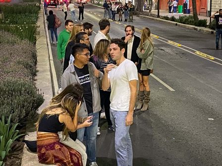 Las banquetas despejadas son puntos seguros ante un sismo | Cuartoscuro