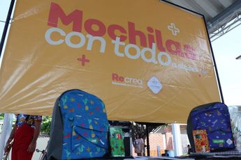 "Arrancamos con la entrega de #MochilasConTodo y útiles escolares como parte del Programa #Recrea en Puerto Vallarta" Ramón Guerrero en su red social