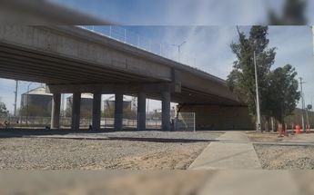 Paso elevado de avenida Adolf Horn / Diana Barajas